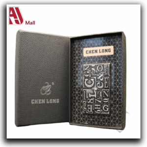 Briquet Métallique Chen Long – Motifs Typographiques Vintage